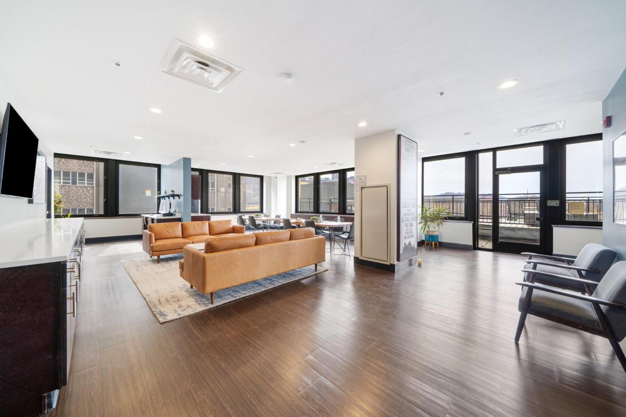Luxe City Views Prime Location 24-7 Parking Gym Lounge Pittsburgh Eksteriør billede